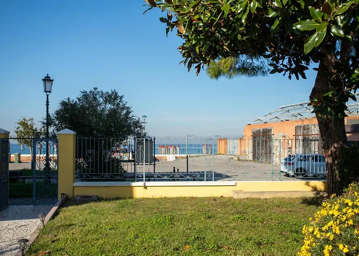 בית נופש Dimora Magnolia - Isola Di Pellestrina Ve *